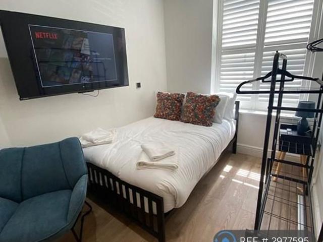 Apartment for rent in Woodford, Greater London