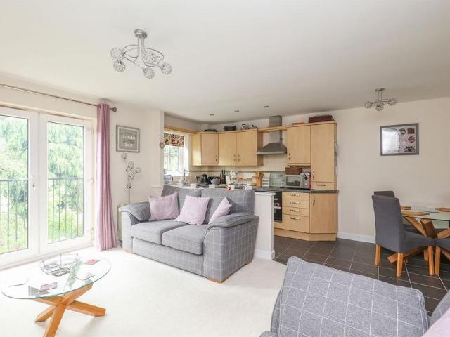 Apartment for rent in Woodseats, South Yorkshire