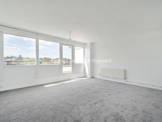 Flat for rent in Hayes, Greater London