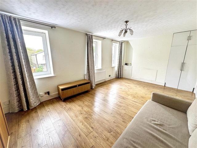 Apartment for rent in Hawford, Hampshire