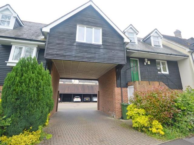 Flat for rent in Horsham, West Sussex
