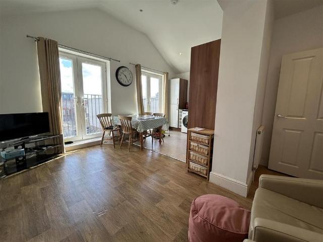 Apartment for rent in Westbrook, Acol