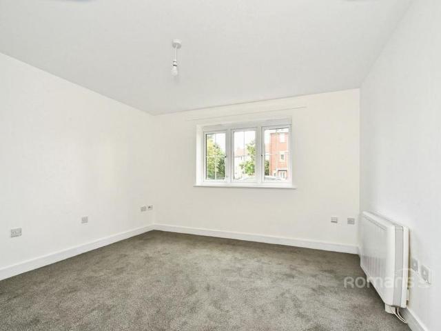 Apartment for rent in Haydon End, Abbey Mead