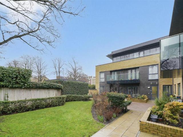 Flat for rent in Putney, Greater London