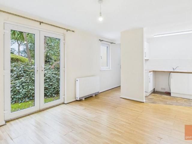 Apartment for rent in Mount Ambrose, Cornwall