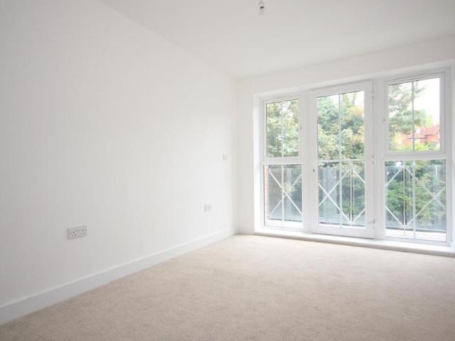 Apartment for rent in Holloway Hill, Fole