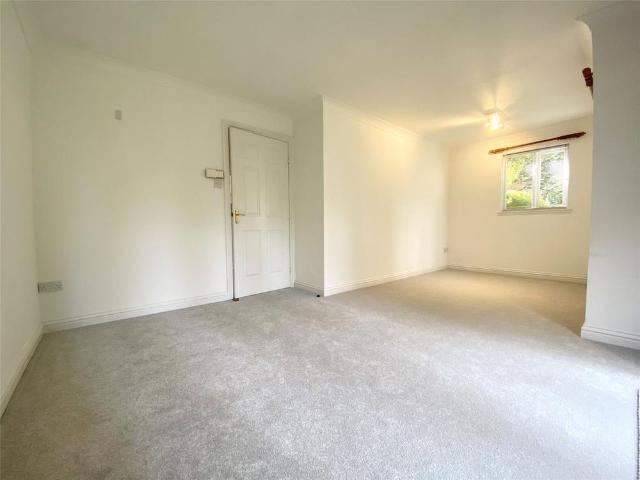 Apartment for rent in Pachesham Park, Surrey