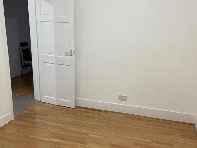 Flat for rent in Upton Park, Greater London
