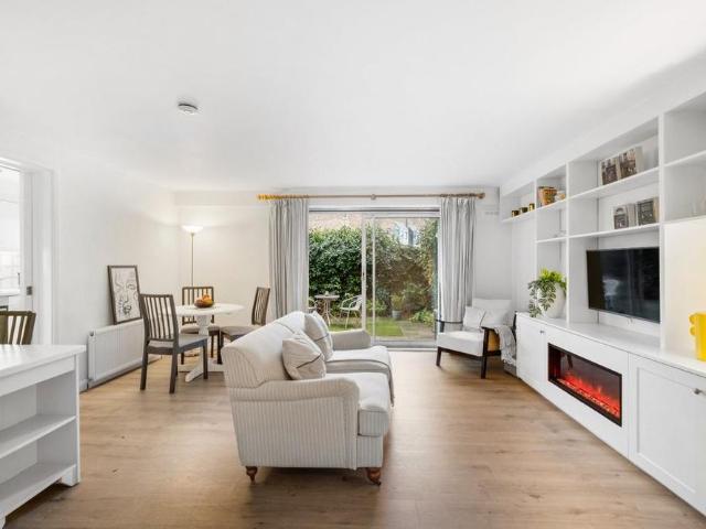 Apartment for rent in Battersea, Greater London