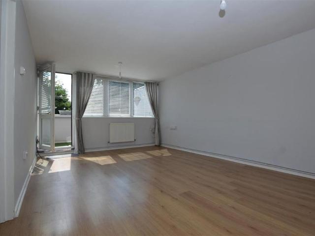 Apartment for rent in Heigham Grove, East Bank