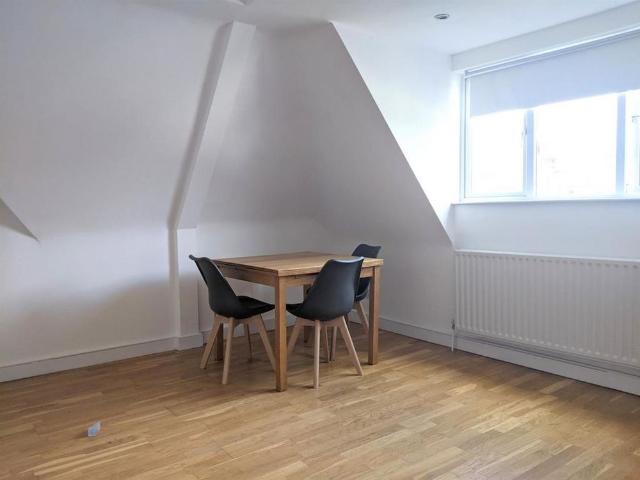 Apartment for rent in Kilburn, Greater London