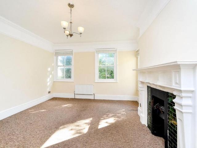 Apartment for rent in Aldrington
