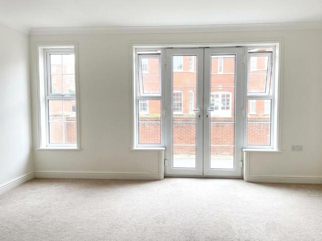 Apartment for rent in Martyrs Field, The Bridge