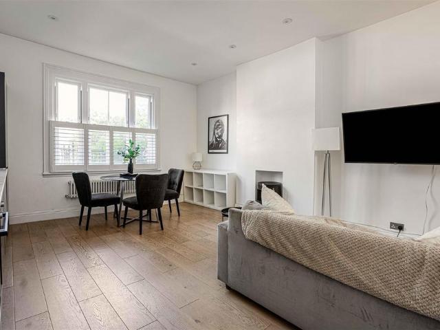 Flat for rent in Streatham Hill, Greater London