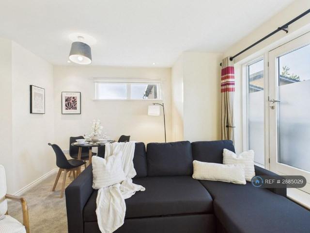 Apartment for rent in Benhall, Golden Valley