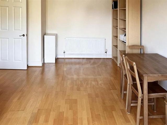Apartment for rent in Widmore, Greater London