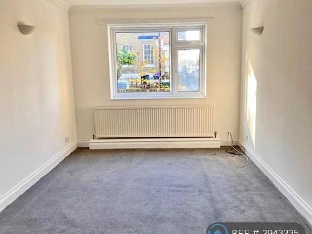 Apartment for rent in Mile End, Greater London