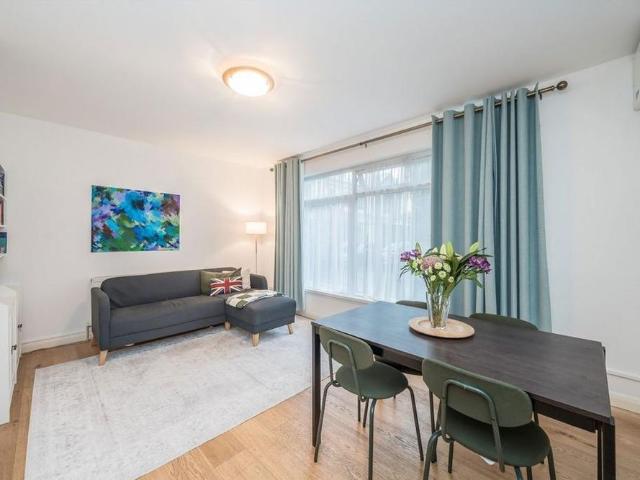Apartment for rent in St Margarets, Greater London