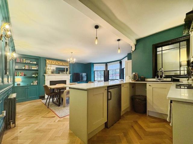 Apartment for rent in Marle Hill, Cheltenham