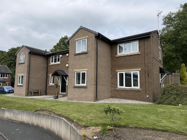 Flat for rent in Littletown, West Yorkshire