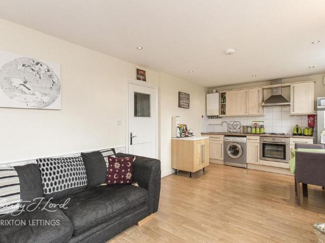 Flat for rent in Brixton, Greater London