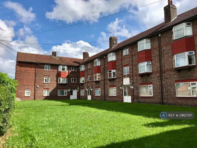 Flat for rent in Calderstones