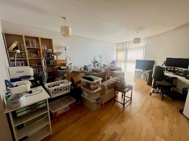 Apartment for rent in Falcon Lodge, Wales
