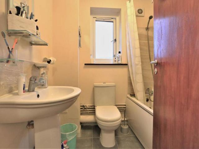Apartment for rent in Little Heath, Greater London