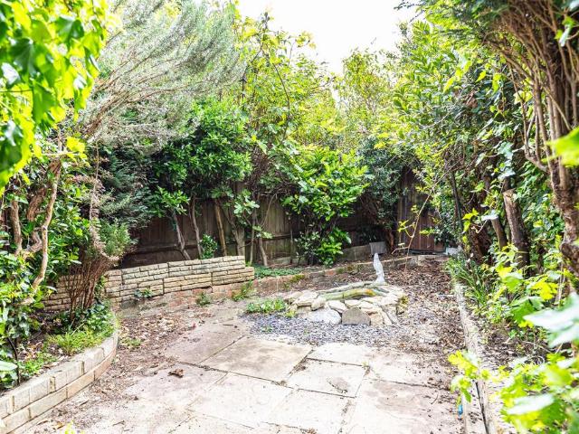 Flat for rent in Throop, Bournemouth