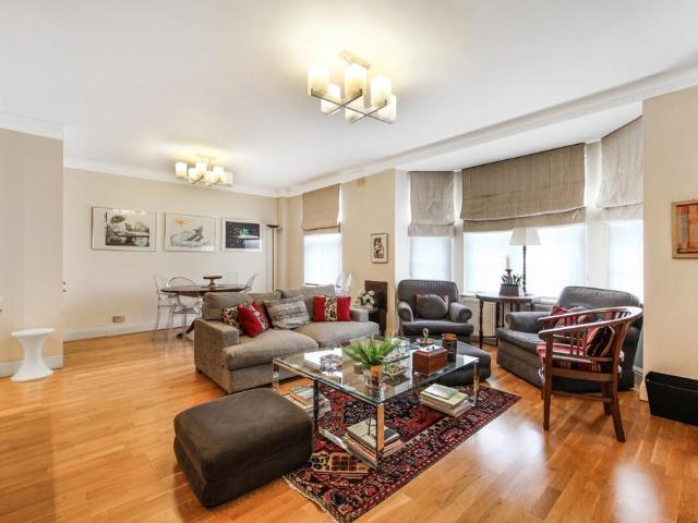 Flat for rent in St. John's Wood, Greater London