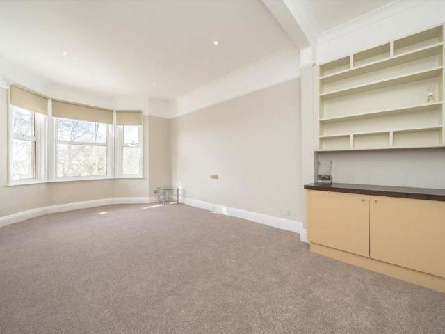 Apartment for rent in London Borough of Ealing, Greater London