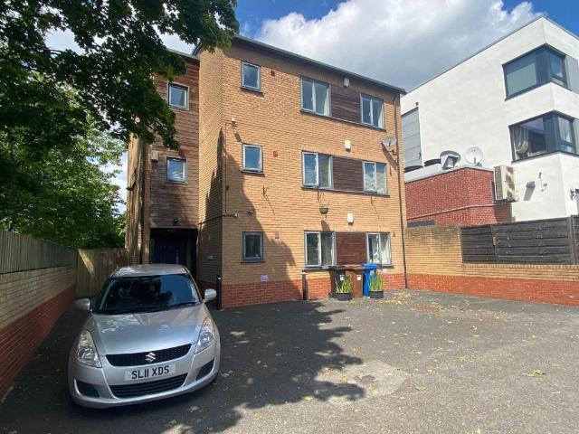 Flat for rent in The Four Heatons, Stockport