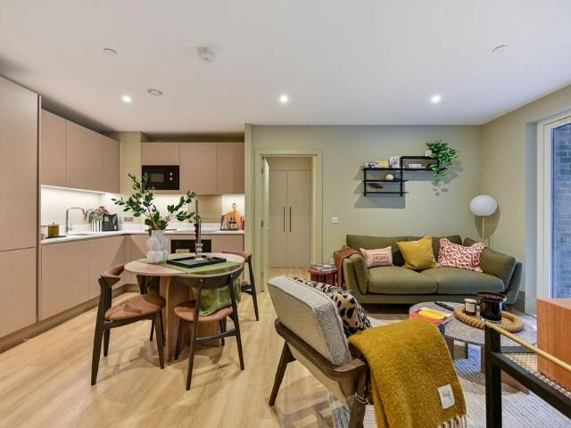 Apartment for rent in Birch Green, Lower Halliford