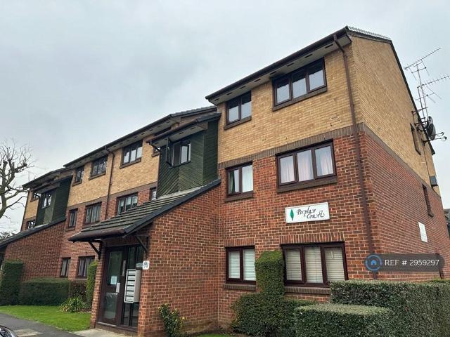 Flat for rent in Highams Park, Greater London