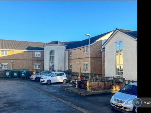 Flat for rent in Charlesworth, East Midlands