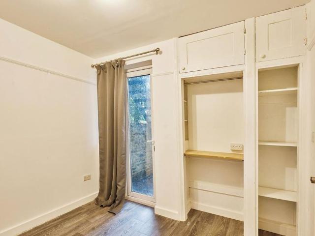 Apartment for rent in Stockwell, Greater London