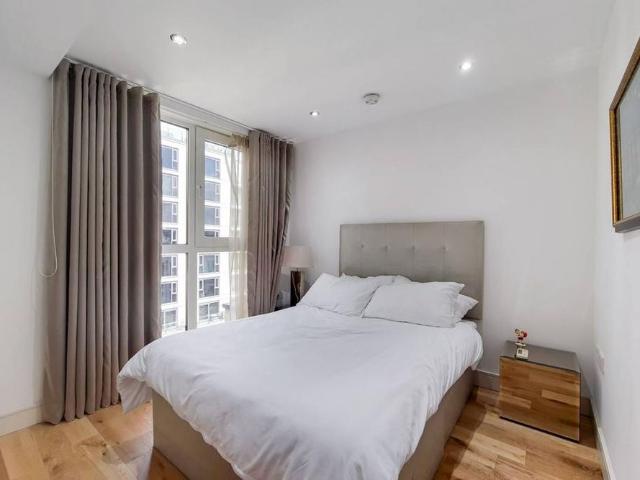 Apartment for rent in Imperial Wharf, Greater London