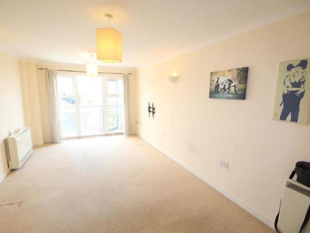 Apartment for rent in Slough