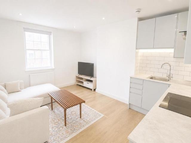 Apartment for rent in Daws Hill, Cressex