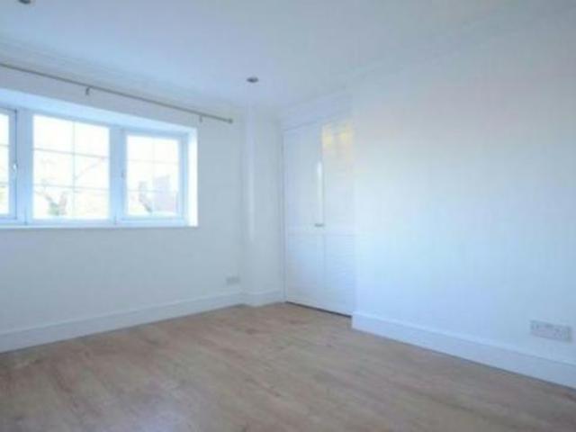 Flat for rent in Holybrook, West Berkshire