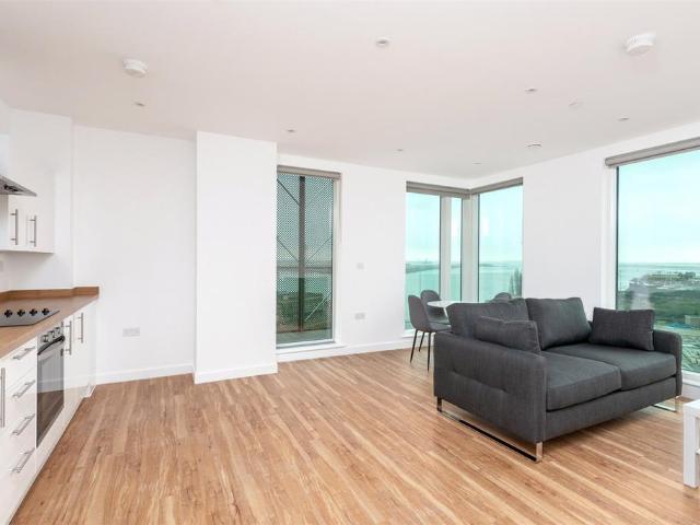 Flat for rent in Brompton, Gillingham