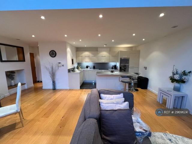 Flat for rent in London Borough of Hounslow, Feltham