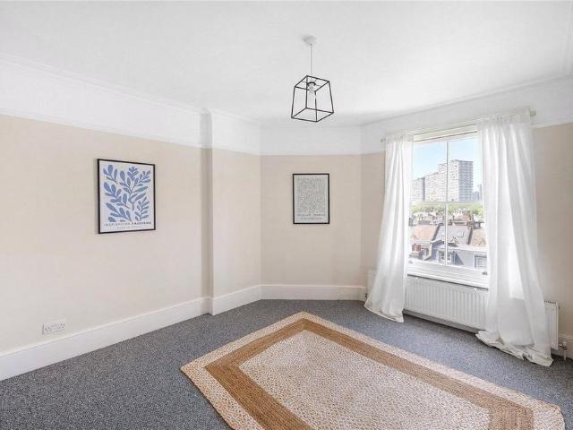 Apartment for rent in Battersea, Greater London