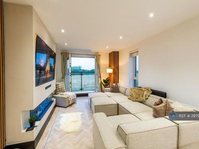 Apartment for rent in Leybourne, Bourne Vale