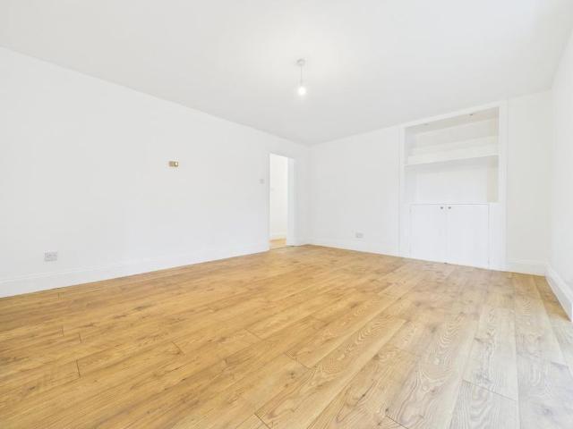 Apartment for rent in Riverdene, Priest Down