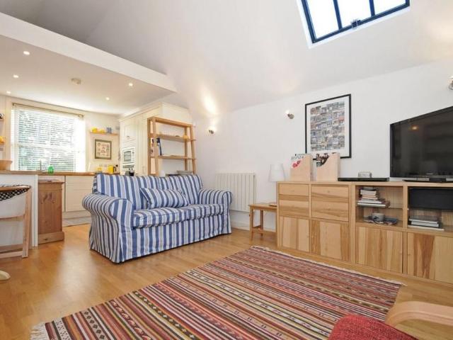 Apartment for rent in Holly Lodge Estate, Greater London