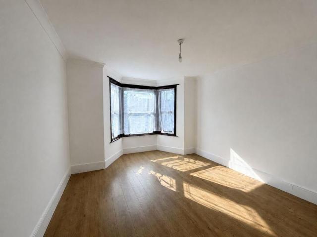 Apartment for rent in Gants Hill, Greater London