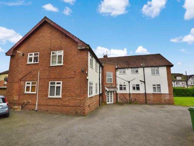 Flat for rent in Moortown, West Yorkshire