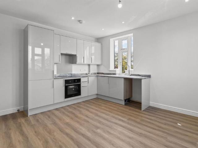 Apartment for rent in Kingswood Firs, Bolton Low Houses