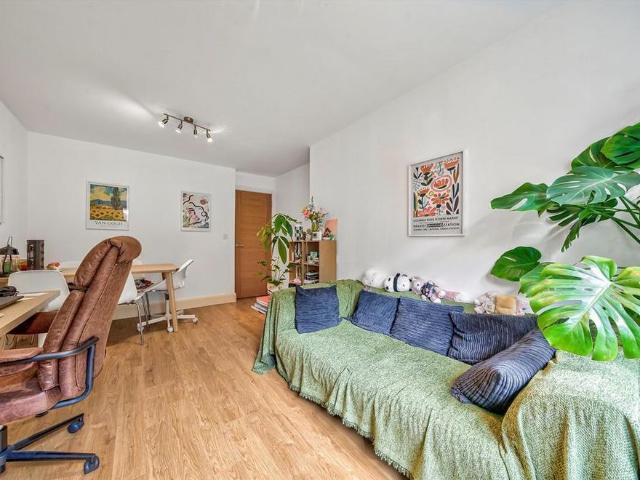 Apartment for rent in South Hampstead, Greater London